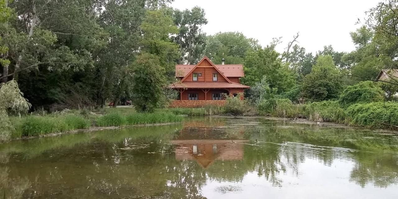Hotel Dom Árgyélus - Árgyélus ház - Fesztypark Martovce Exterior foto